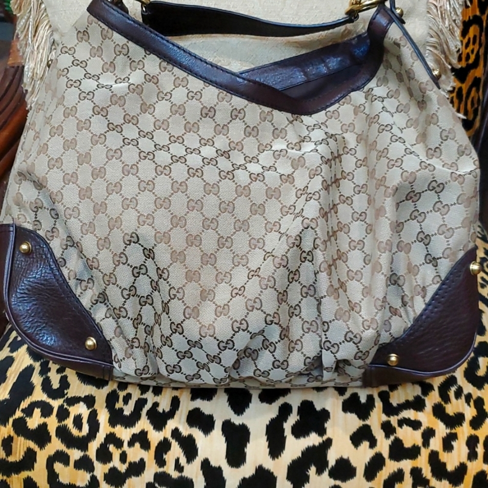 GUCCI HORSEBIT HOBO!!!! NO LOW BALL OFFERS!!